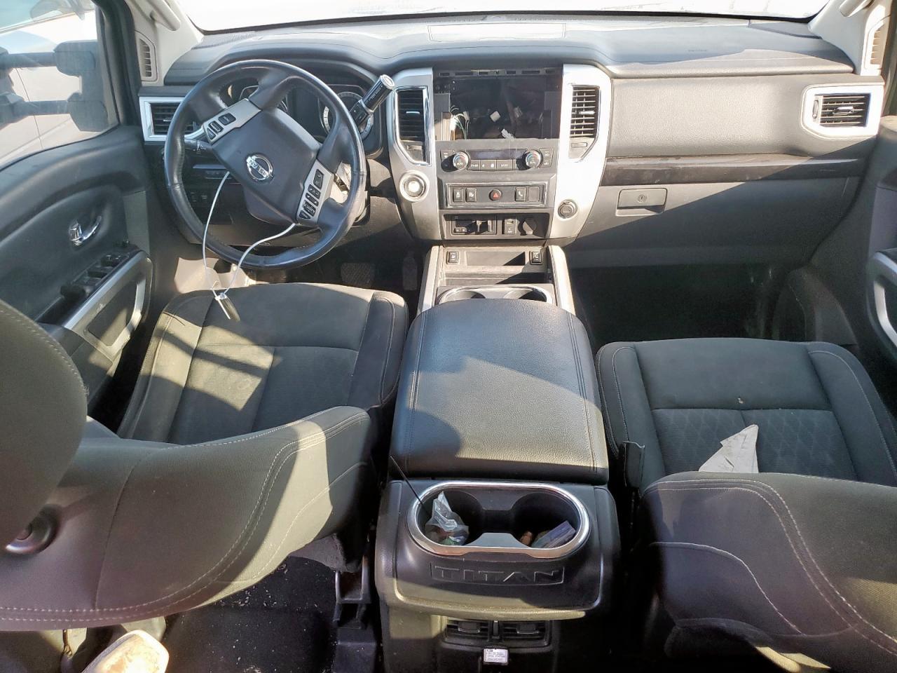 2016 NISSAN Titan