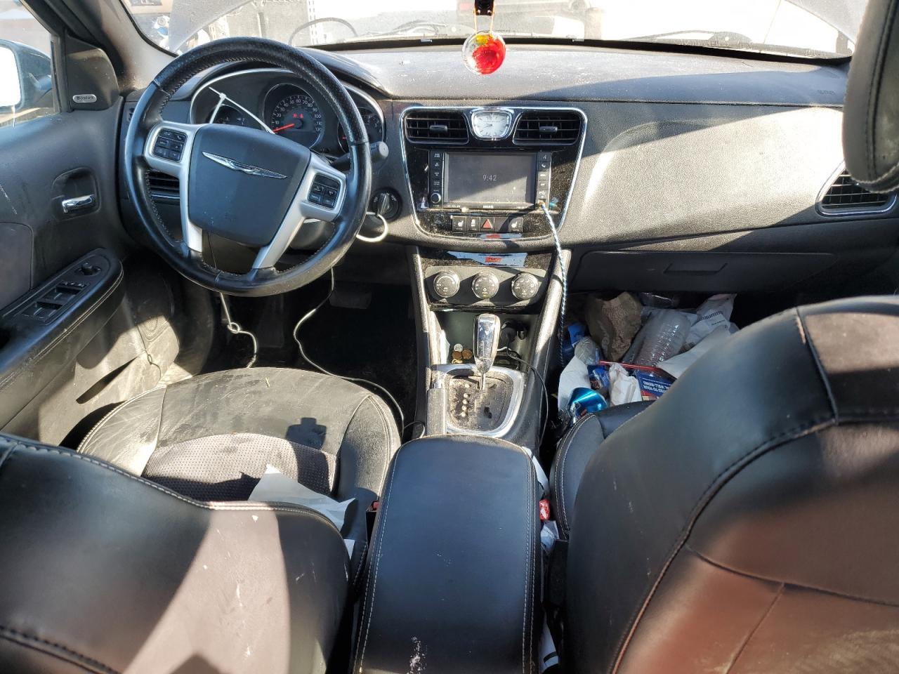 2011 CHRYSLER 200