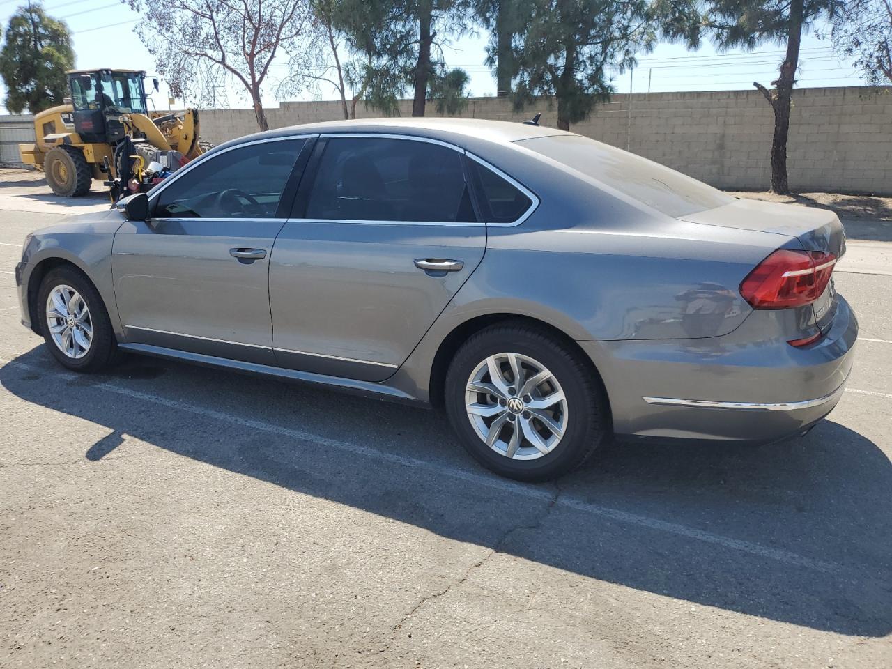 2016 VOLKSWAGEN Passat