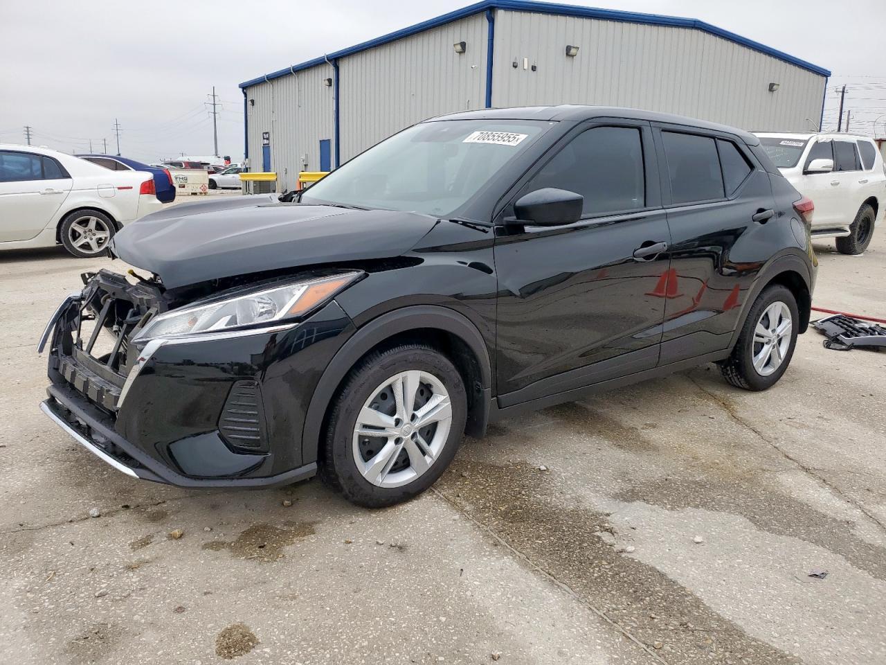 2025 NISSAN KICKS