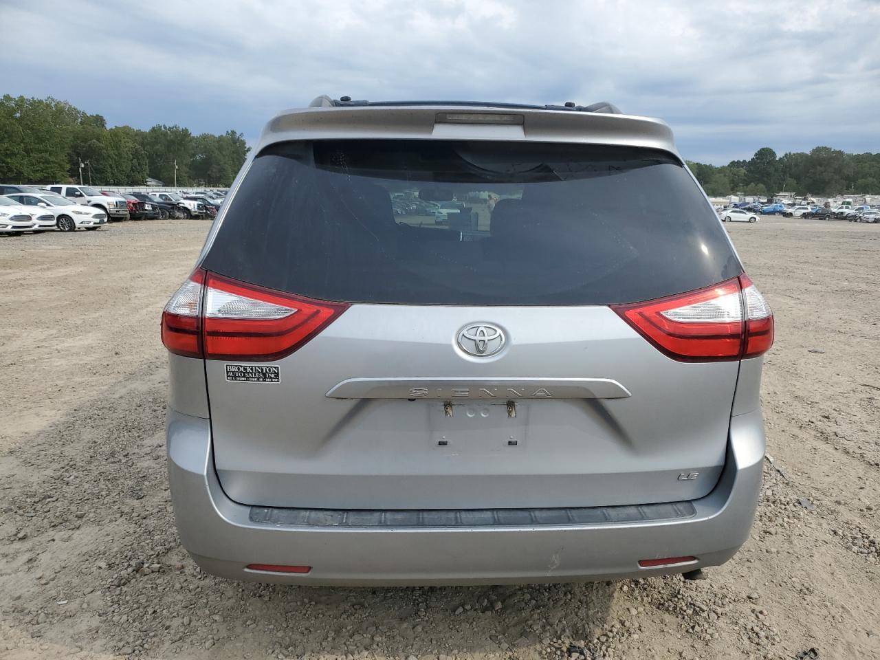 2015 TOYOTA SIENNA