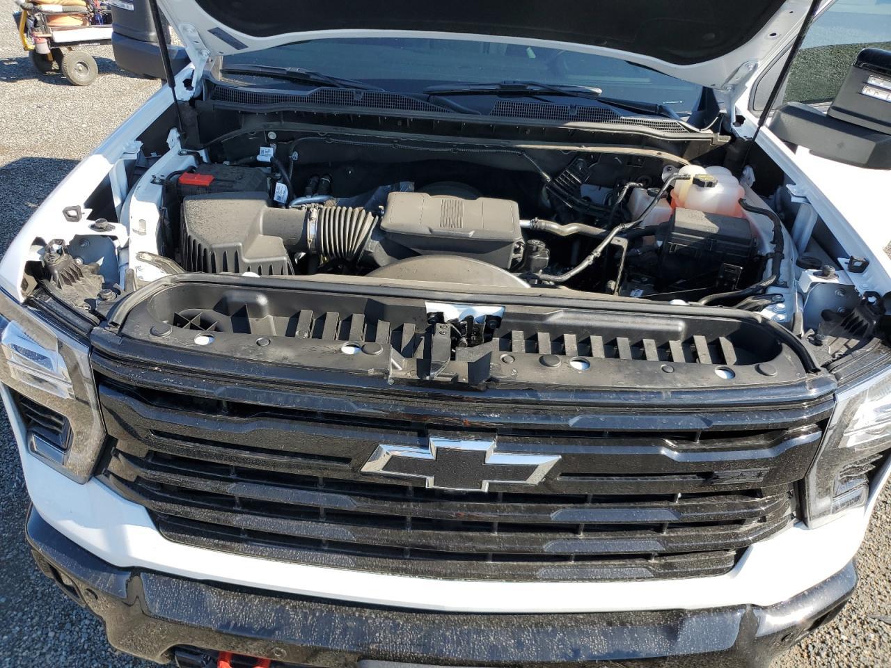 2025 CHEVROLET Silverado