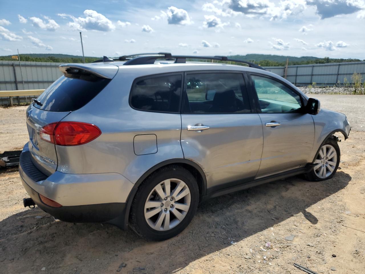 2011 SUBARU Tribeca