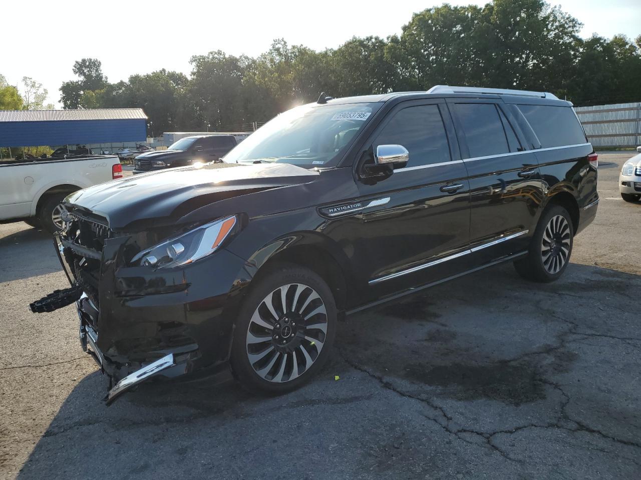 2022 LINCOLN Navigator