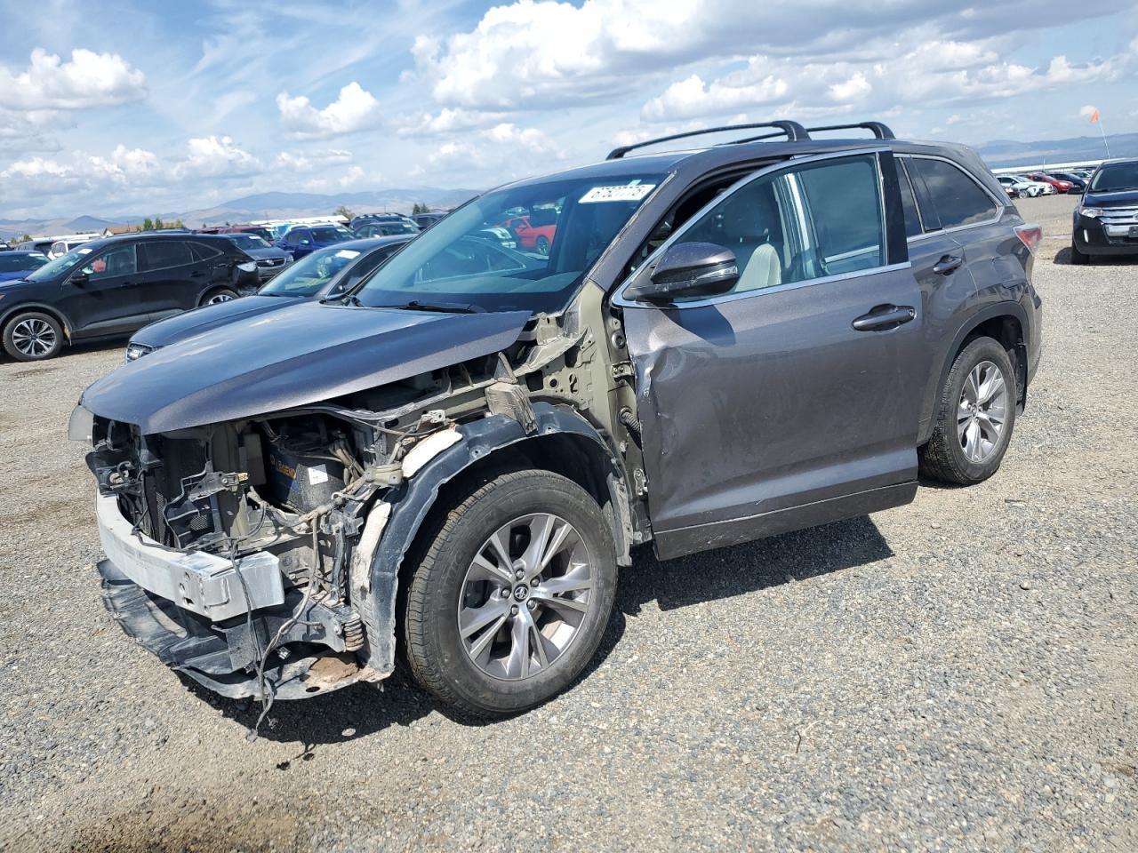 2016 TOYOTA HIGHLANDER