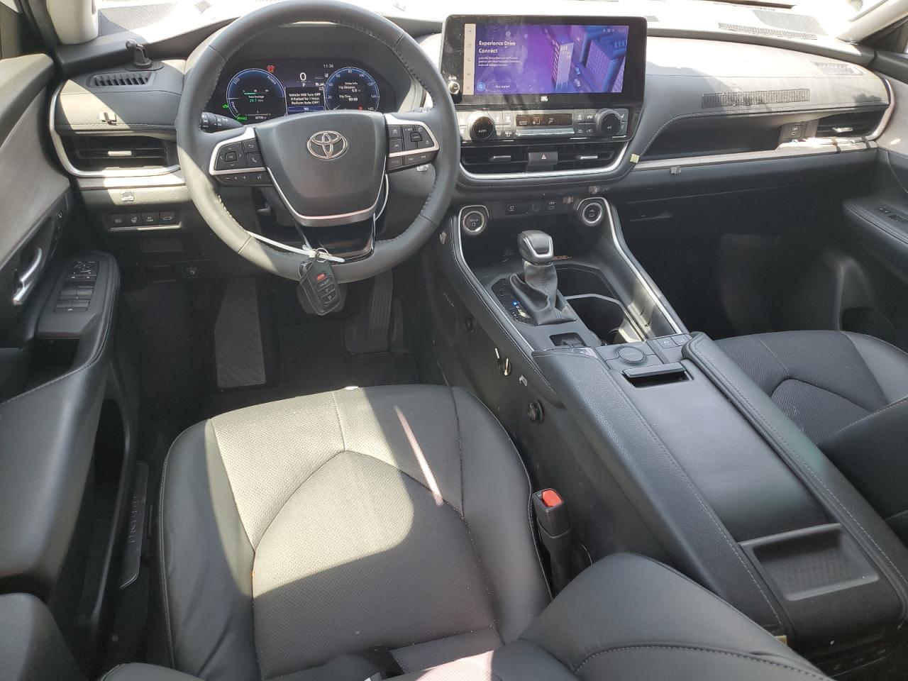 2024 TOYOTA HIGHLANDER