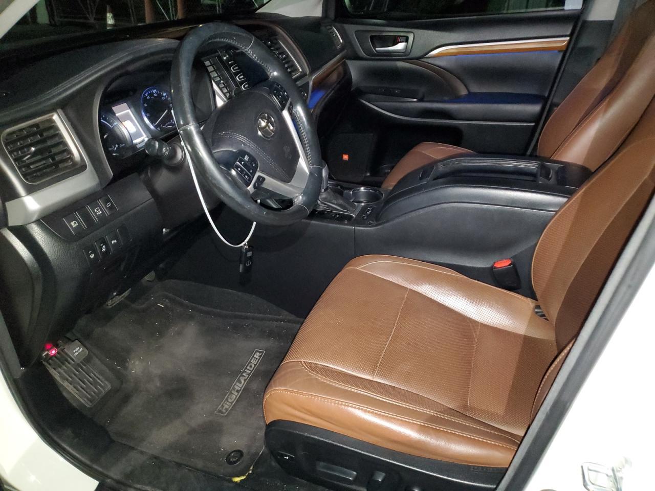 2017 TOYOTA HIGHLANDER