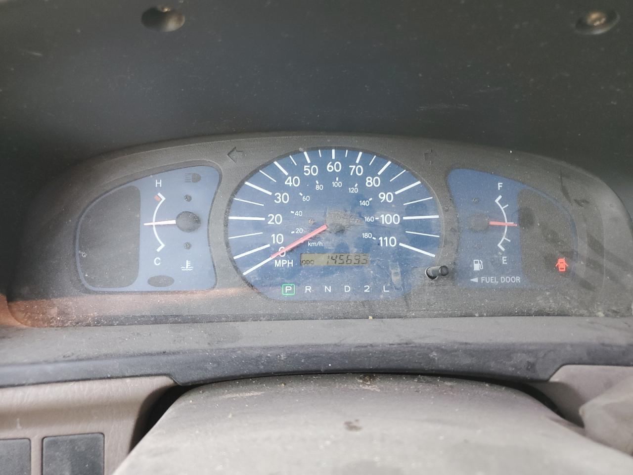 2002 TOYOTA SIENNA