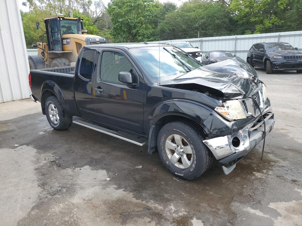 2011 NISSAN Frontier