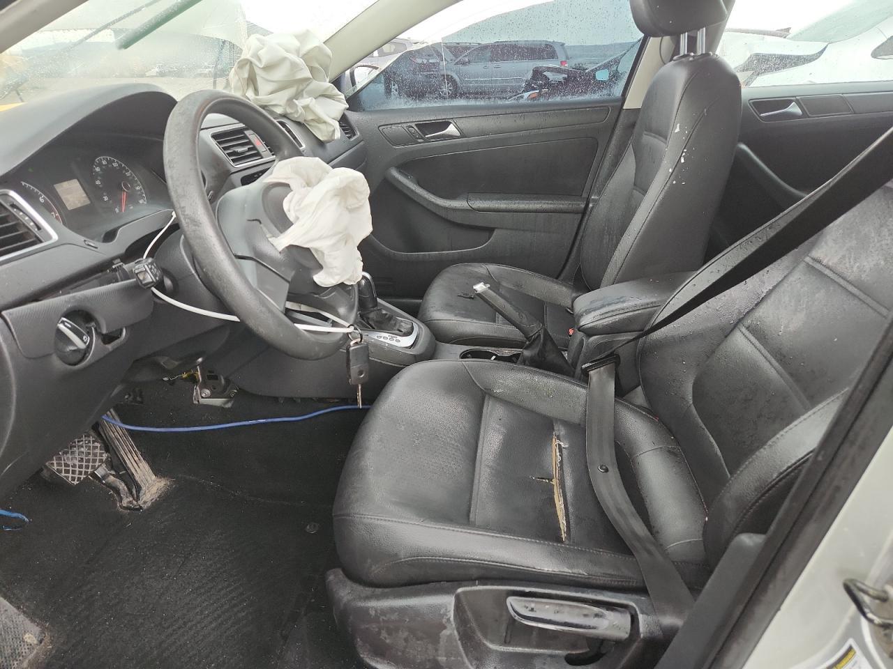 2011 VOLKSWAGEN JETTA