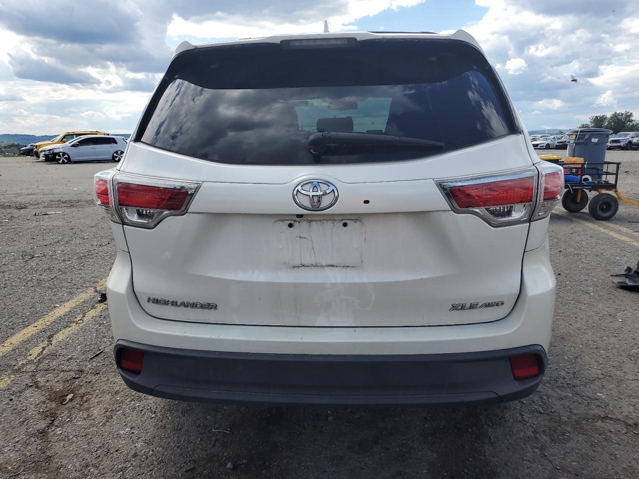 2015 TOYOTA HIGHLANDER