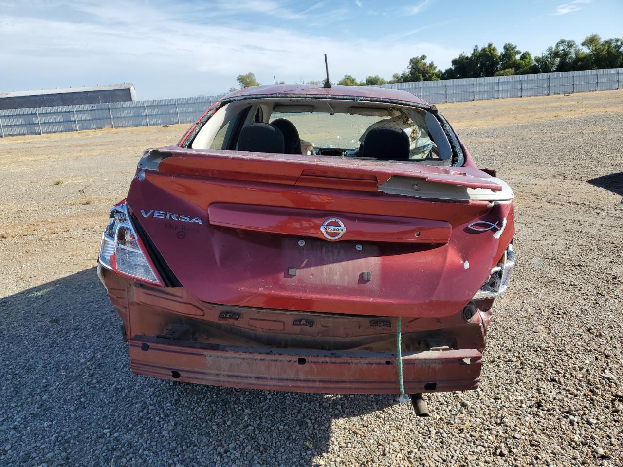 2016 NISSAN VERSA
