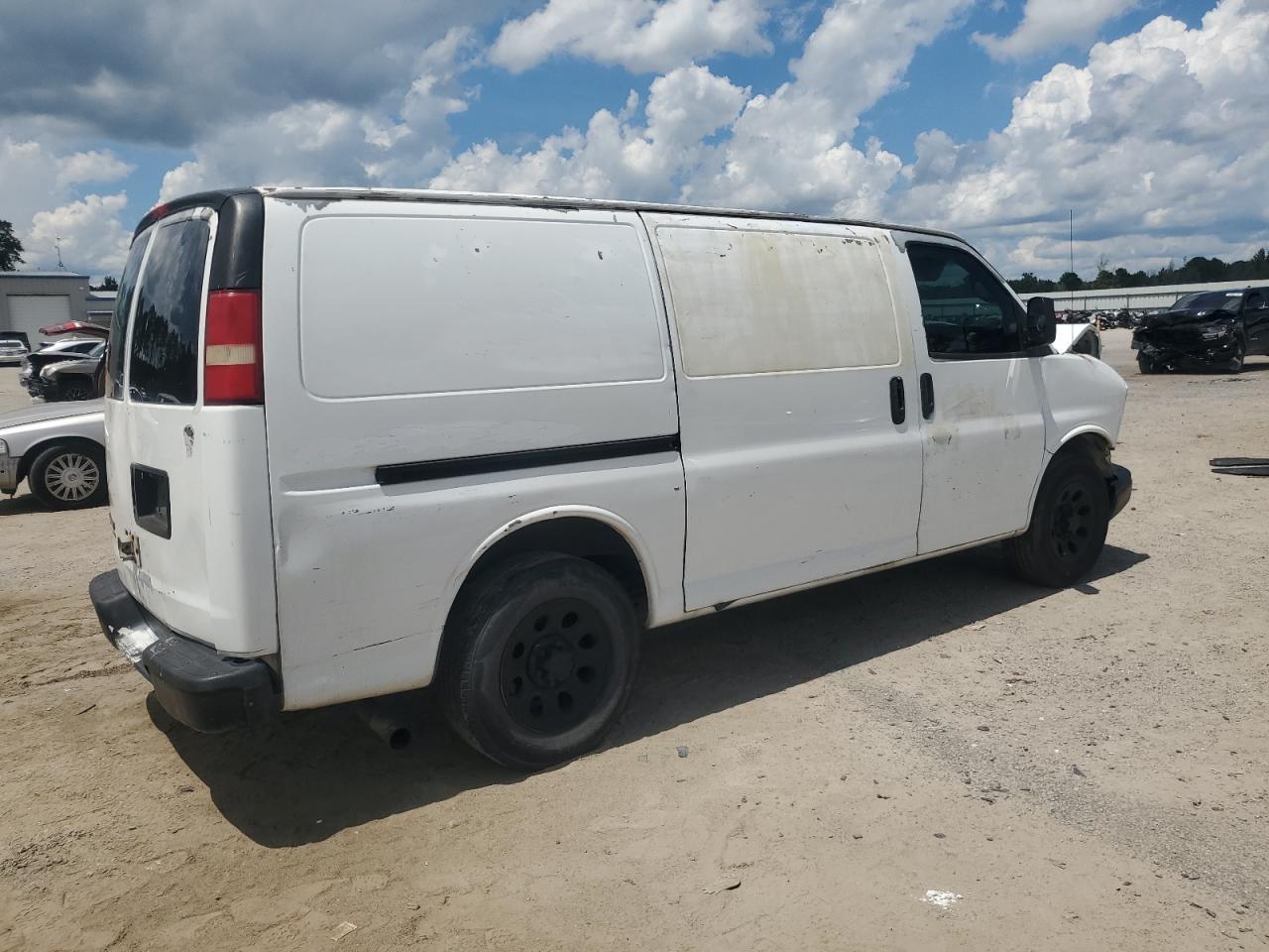 2011 CHEVROLET Express 1500