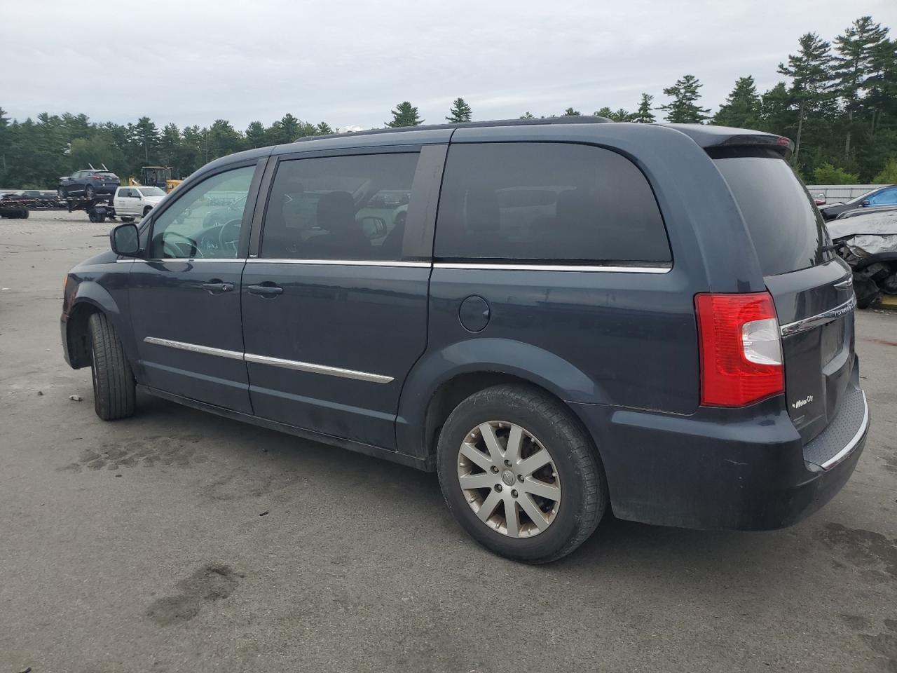 2013 CHRYSLER Town & Country