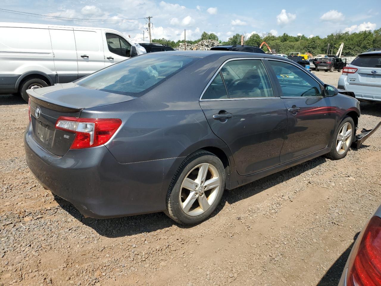 2014 TOYOTA CAMRY