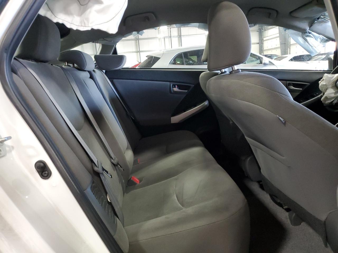 2014 TOYOTA Prius Plug-In