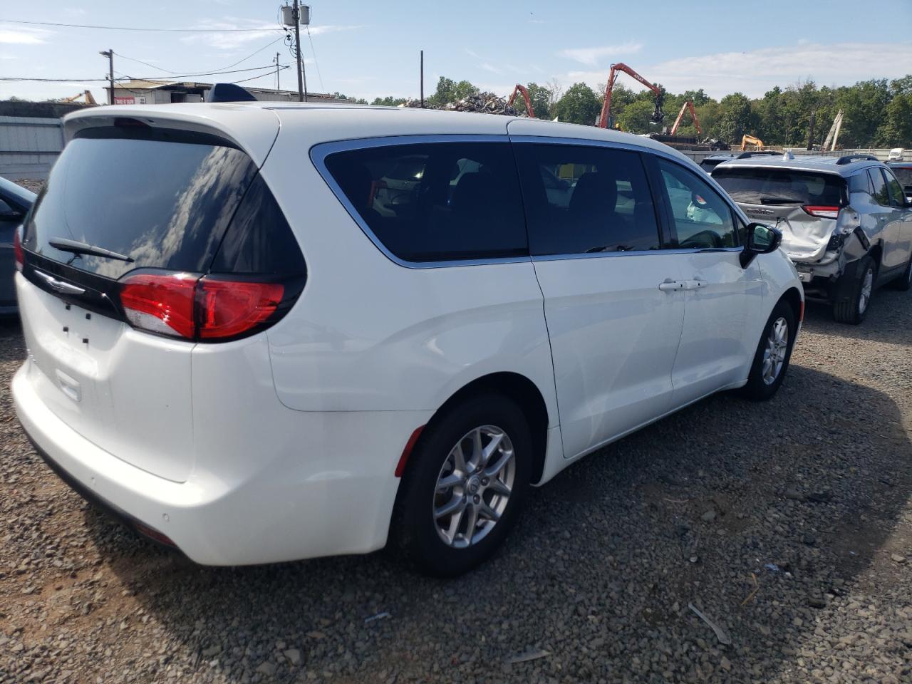 2025 CHRYSLER Voyager