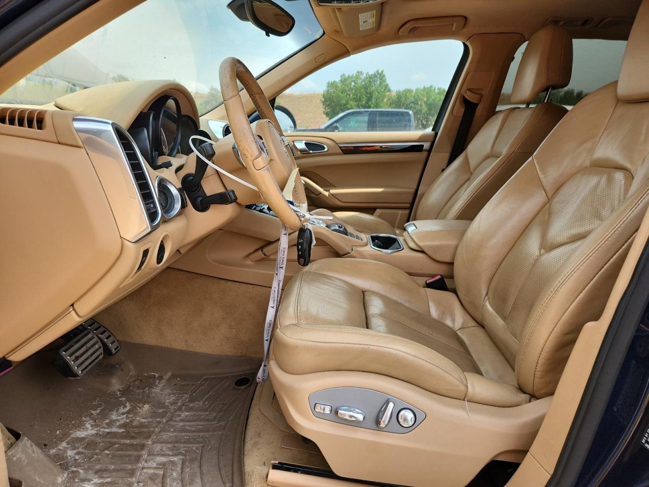2011 PORSCHE CAYENNE