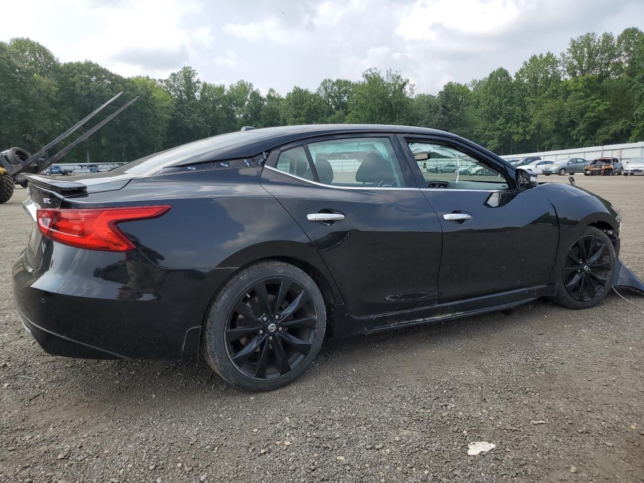 2017 NISSAN Maxima