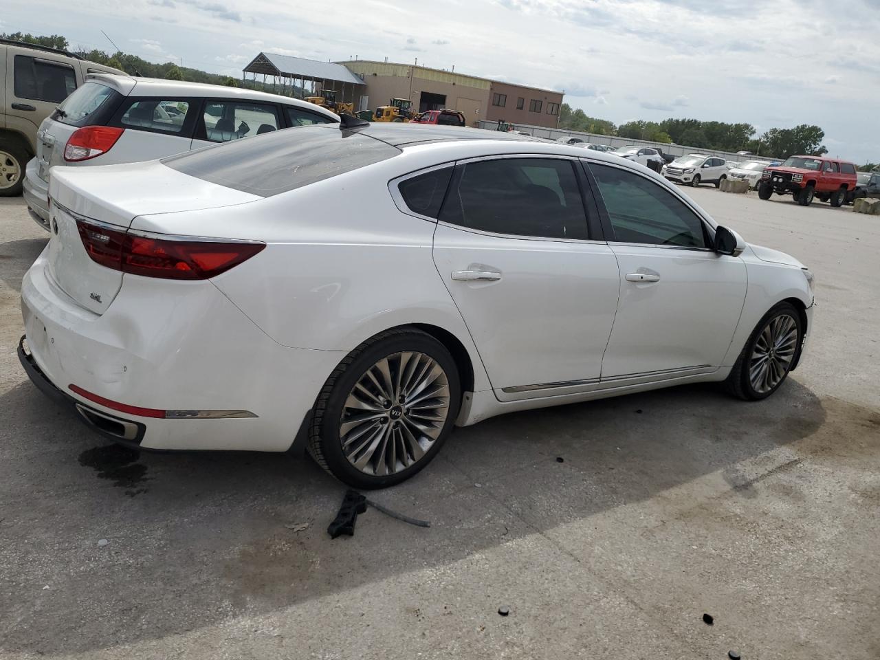 2017 KIA Cadenza
