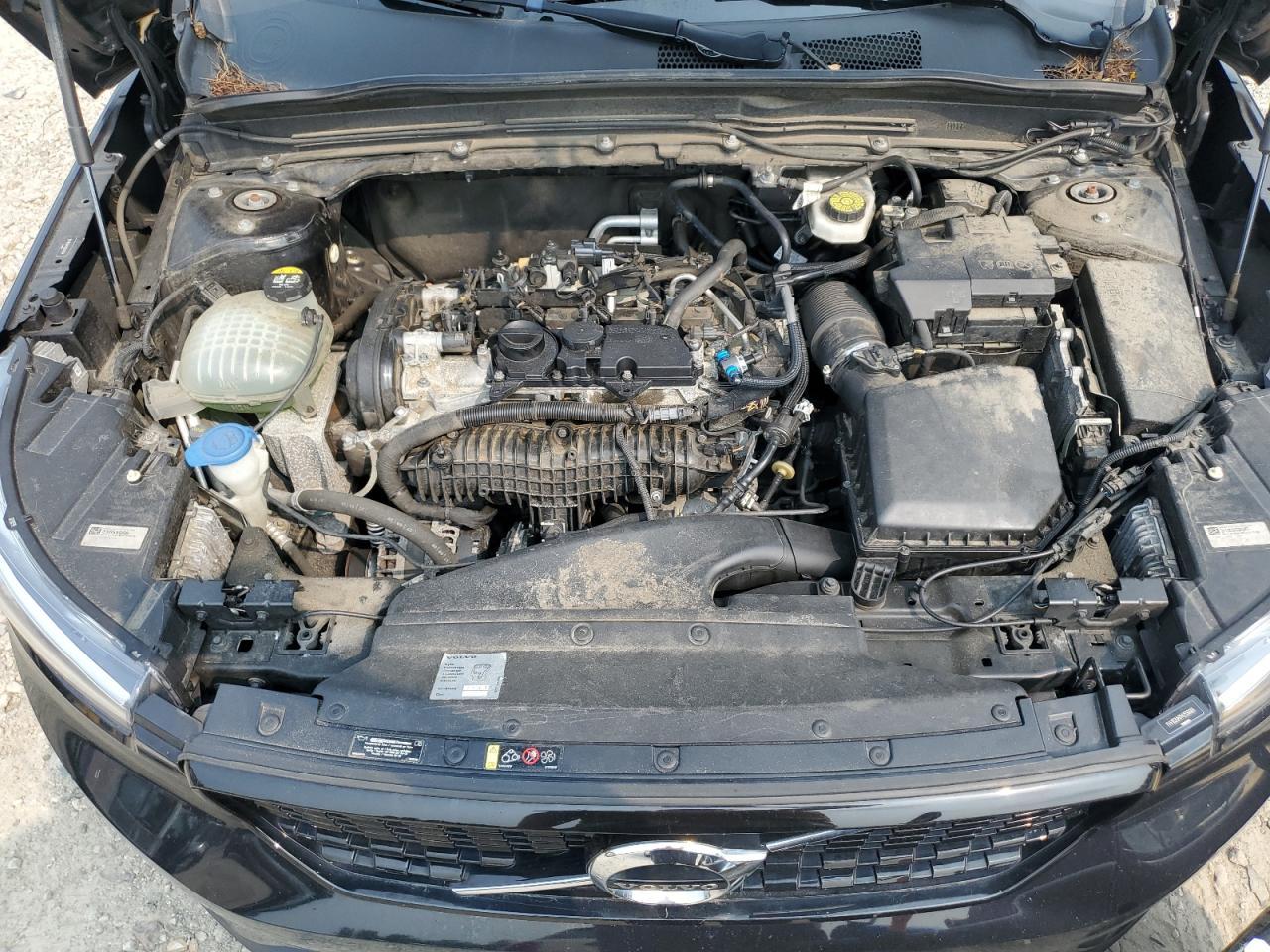 2021 VOLVO XC40