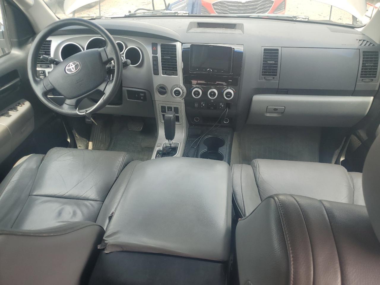 2008 TOYOTA Sequoia
