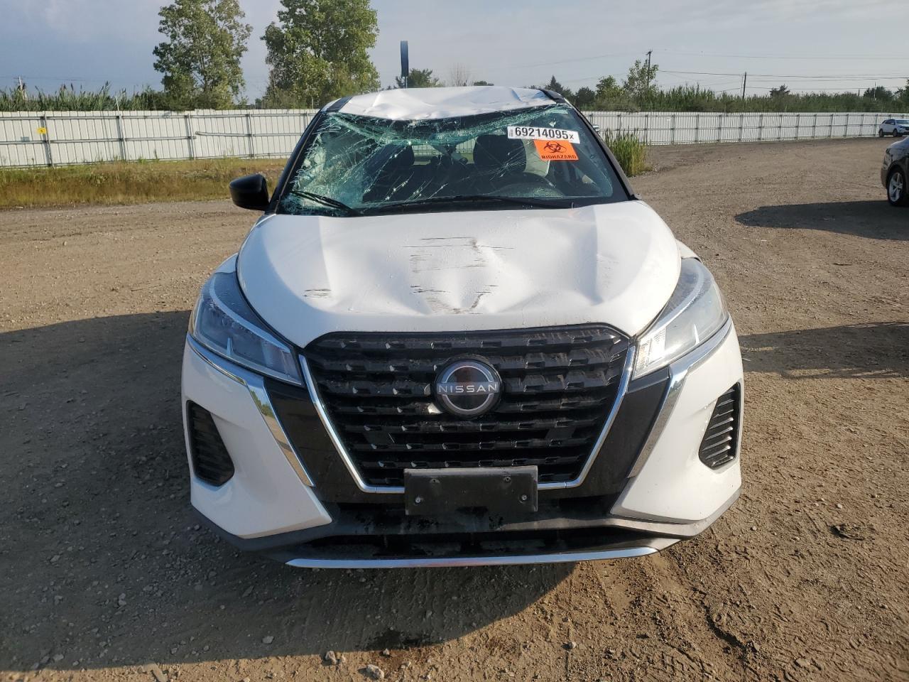 2023 NISSAN KICKS