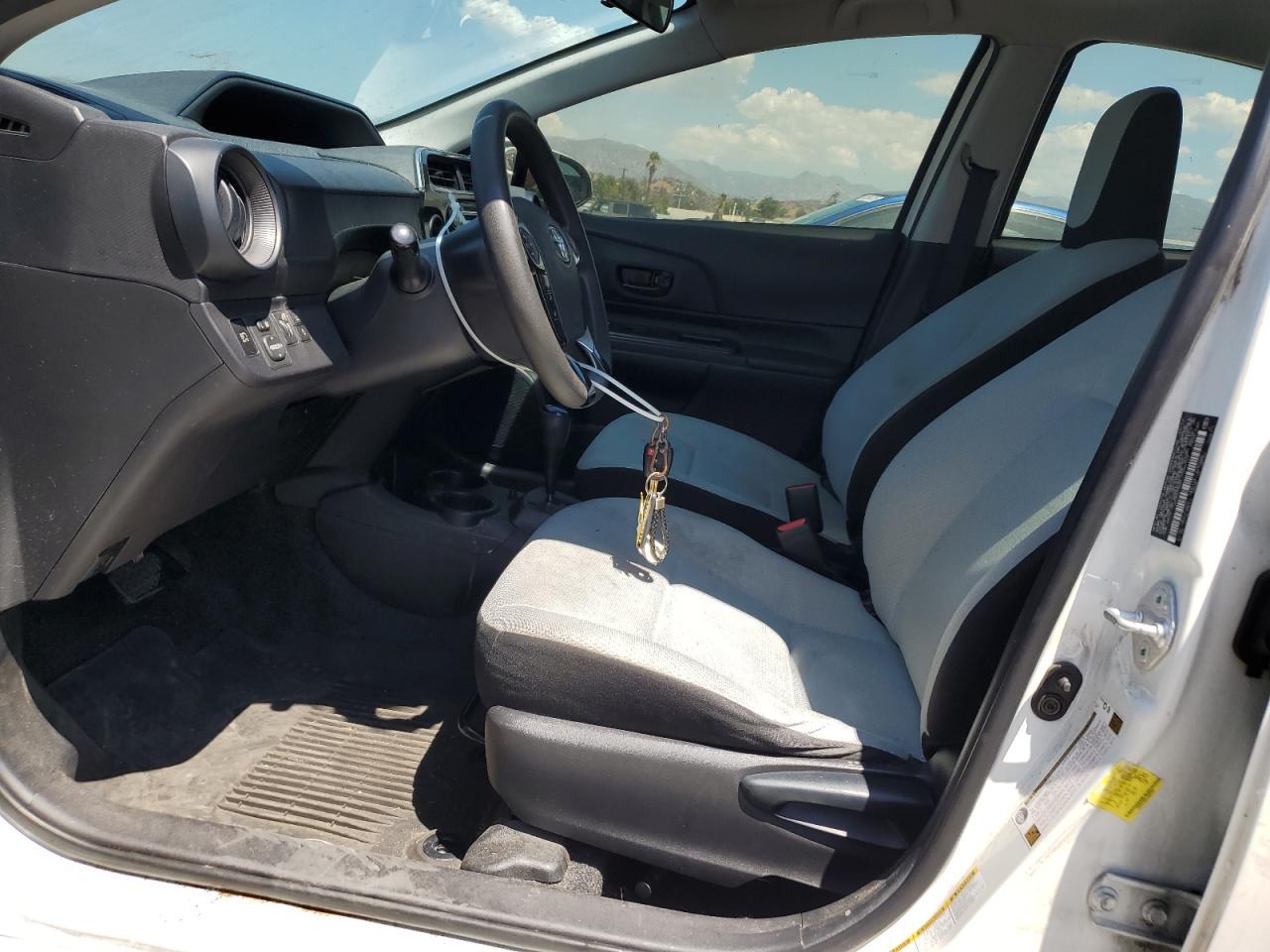 2018 TOYOTA Prius c