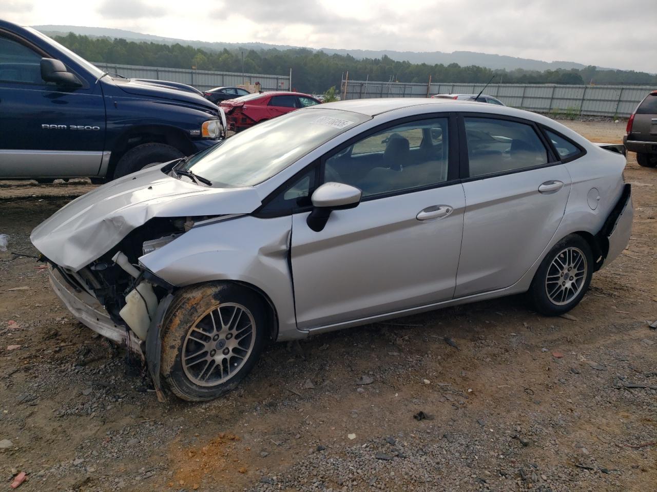 2016 FORD Fiesta