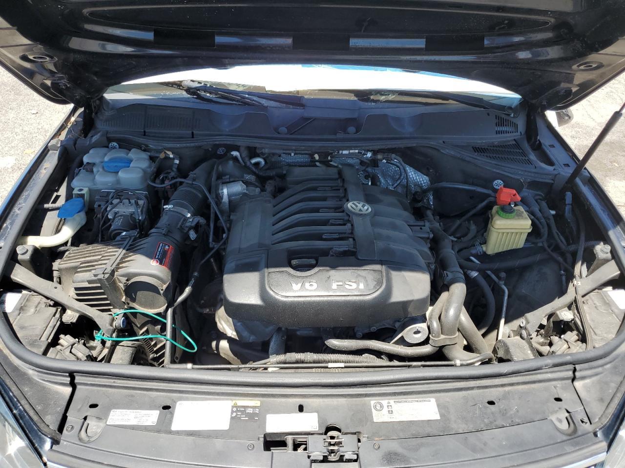 2016 VOLKSWAGEN Touareg