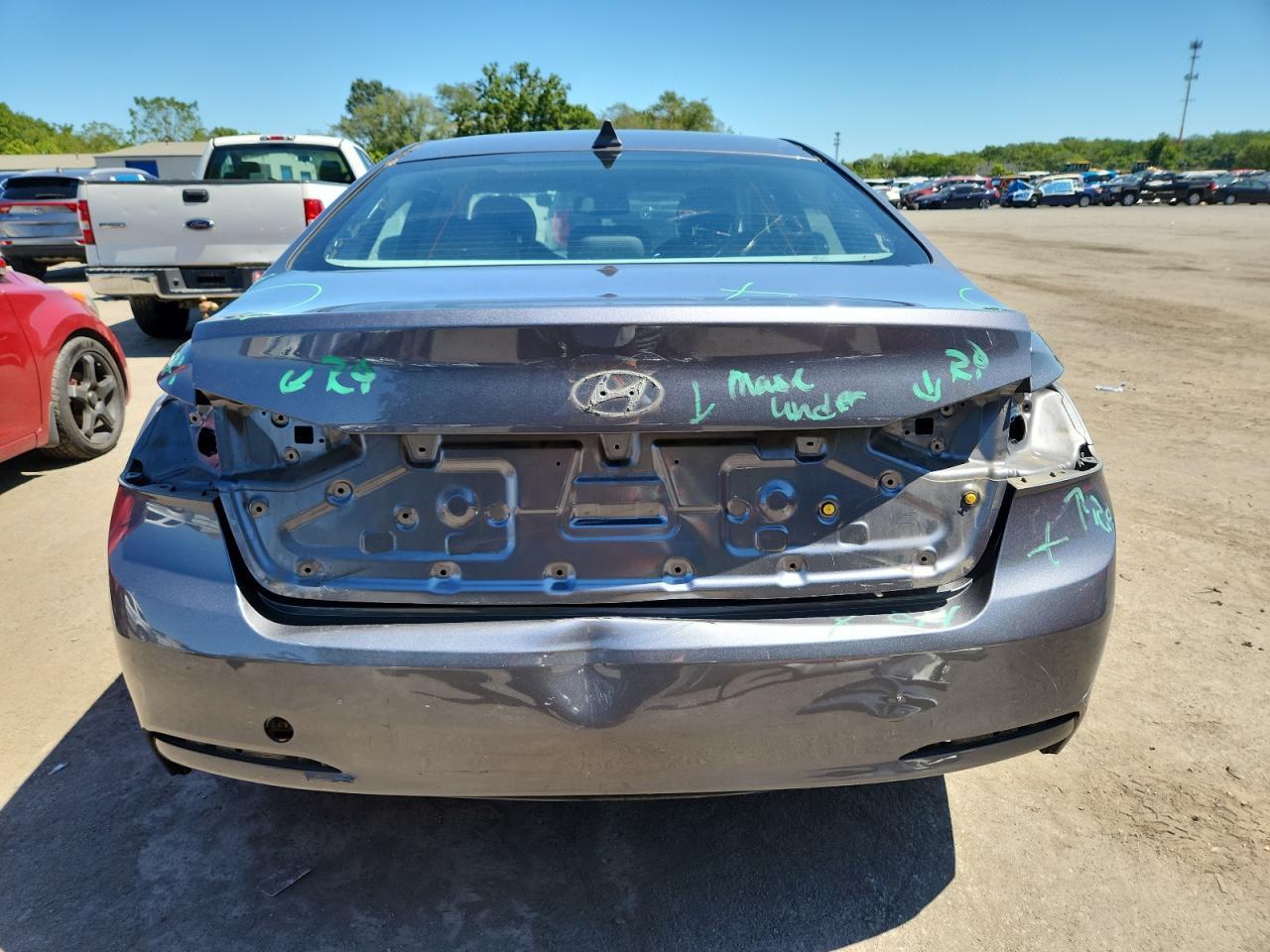 2016 HYUNDAI GENESIS