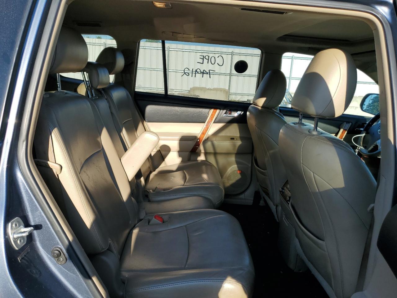 2013 TOYOTA HIGHLANDER
