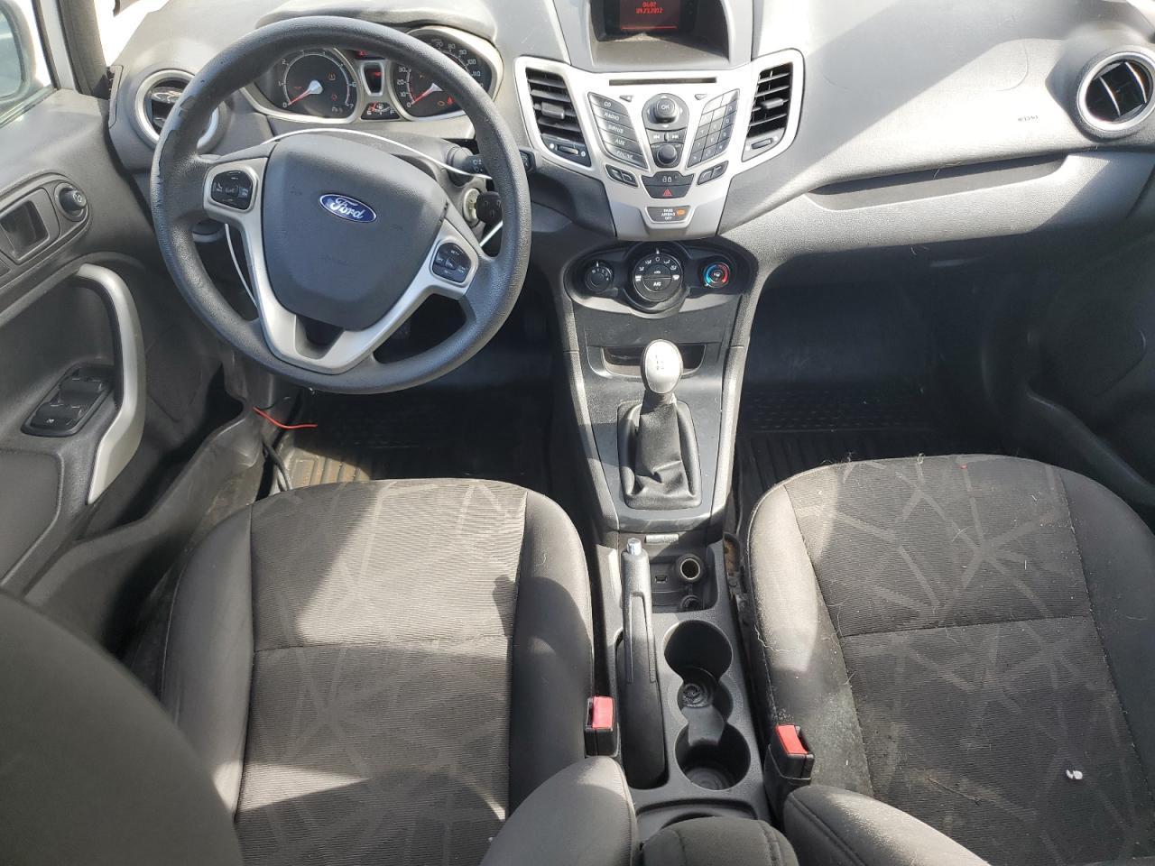 2013 FORD Fiesta