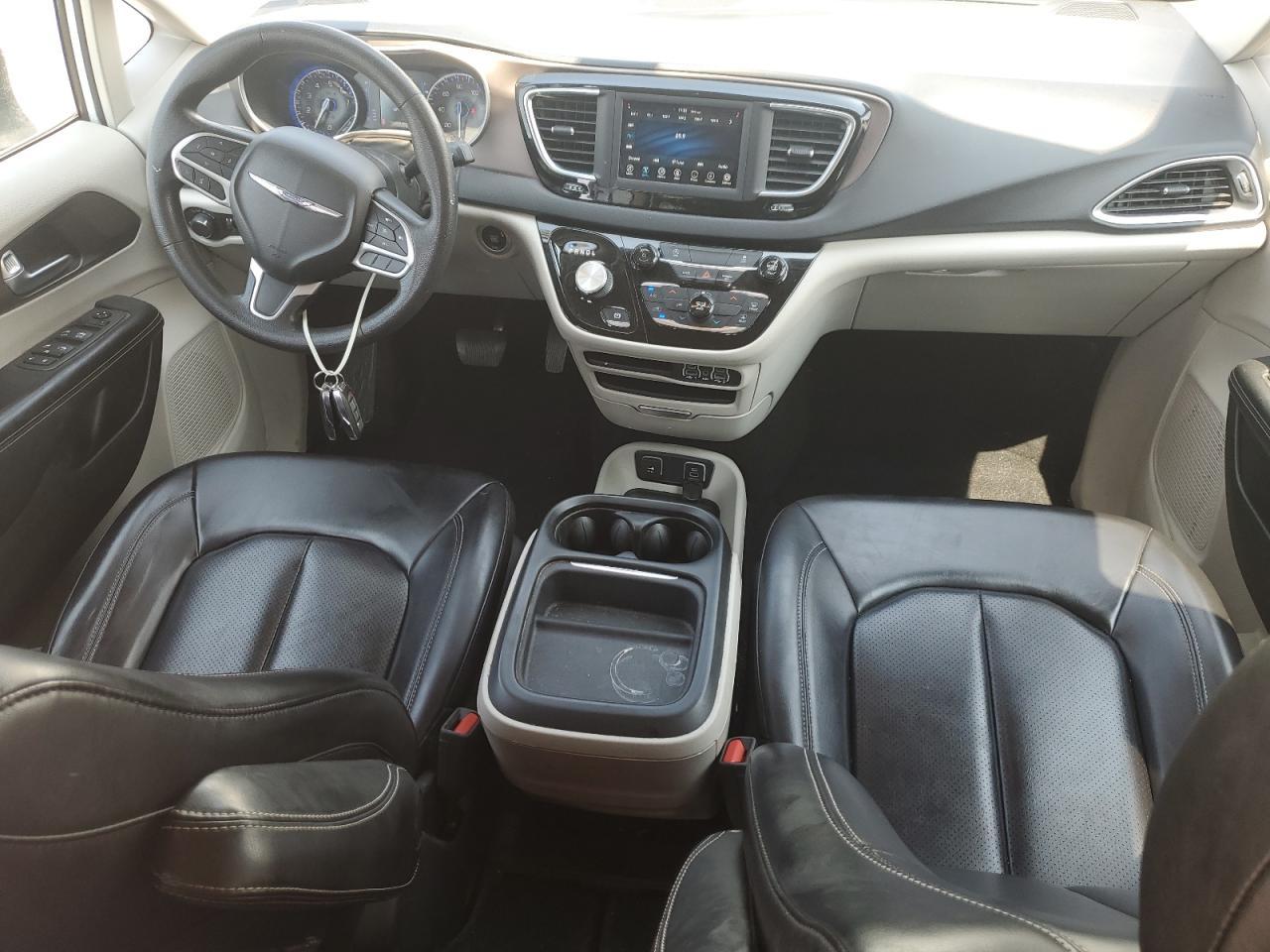 2021 CHRYSLER Voyager