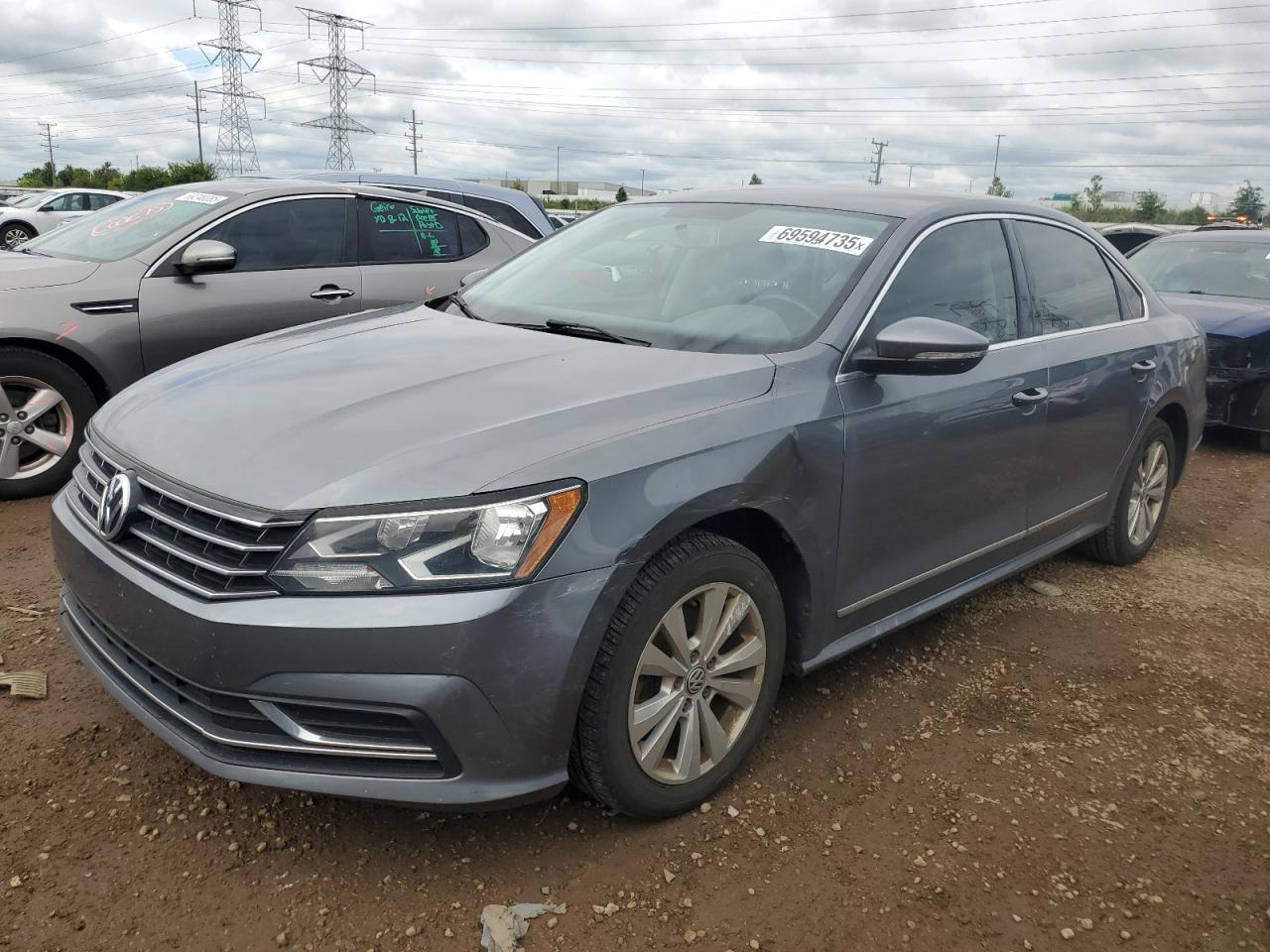 2017 VOLKSWAGEN Passat