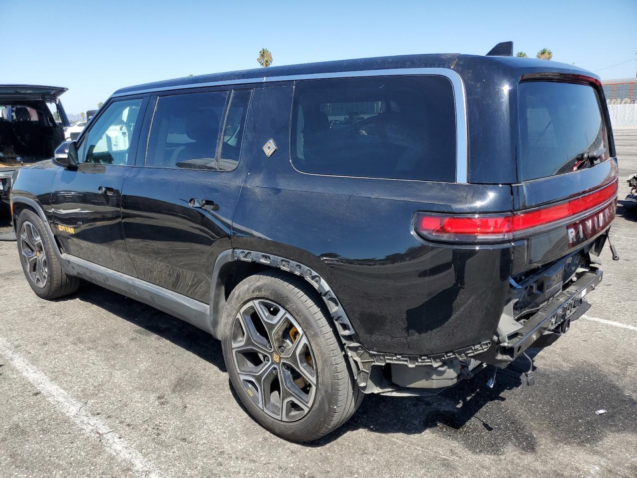2023 RIVIAN R1s