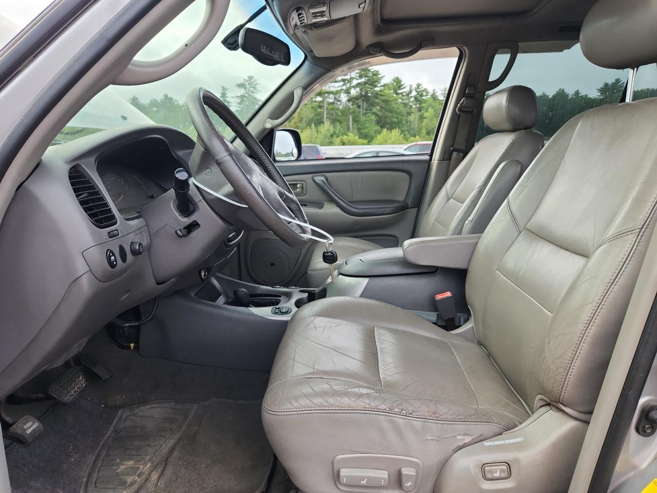 2002 TOYOTA Sequoia