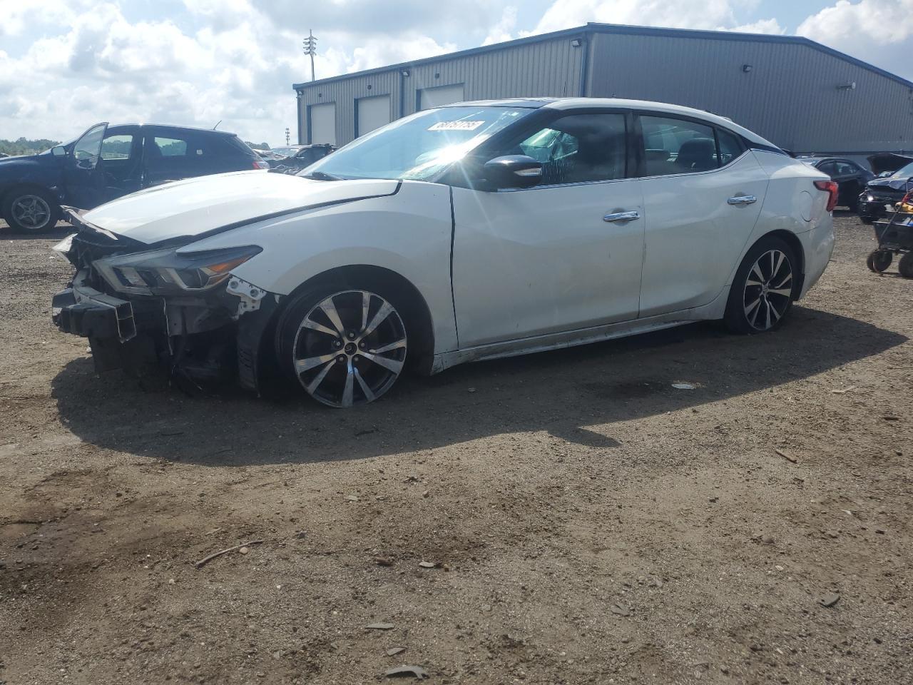 2017 NISSAN Maxima