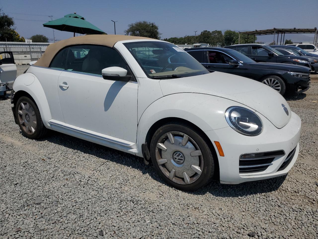 2017 VOLKSWAGEN Beetle