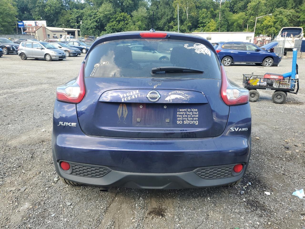 2015 NISSAN Juke