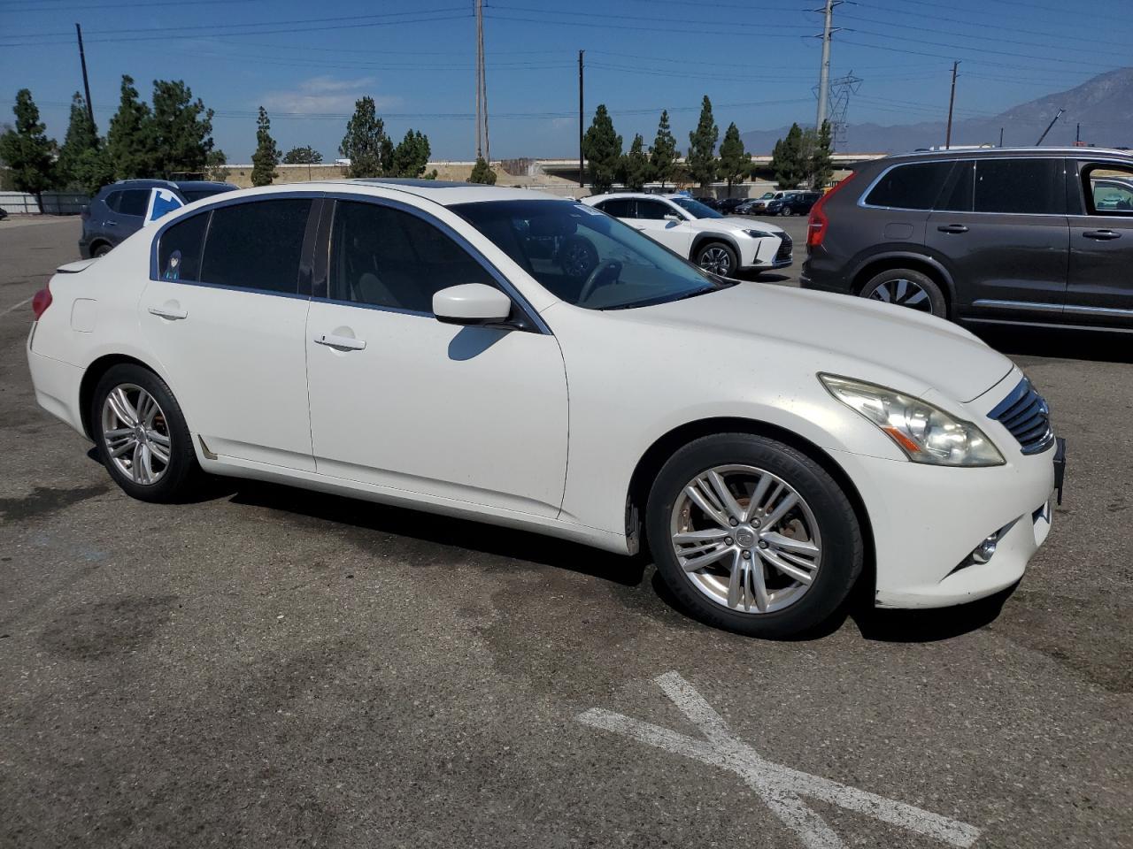 2011 INFINITI G37