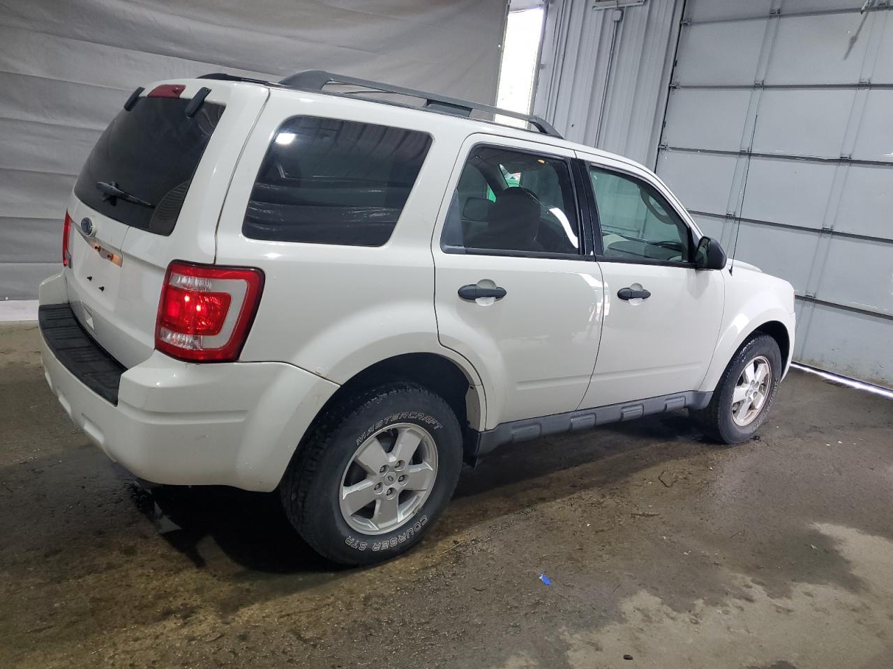 2010 FORD ESCAPE