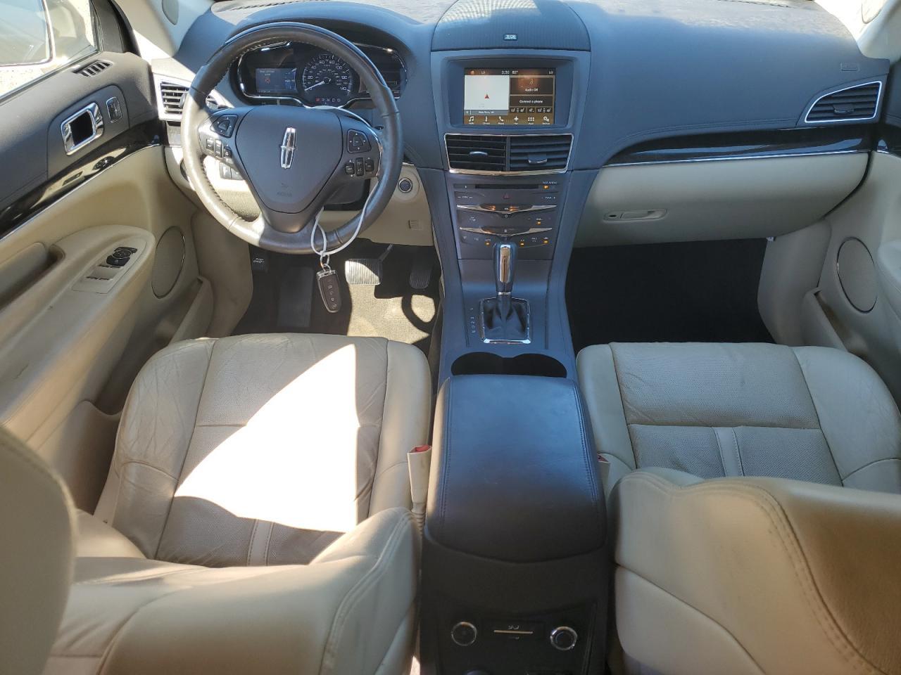 2017 LINCOLN MKT