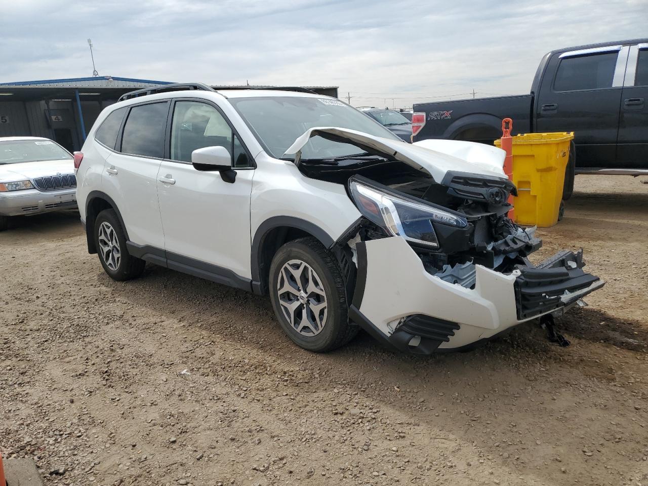 2023 SUBARU FORESTER