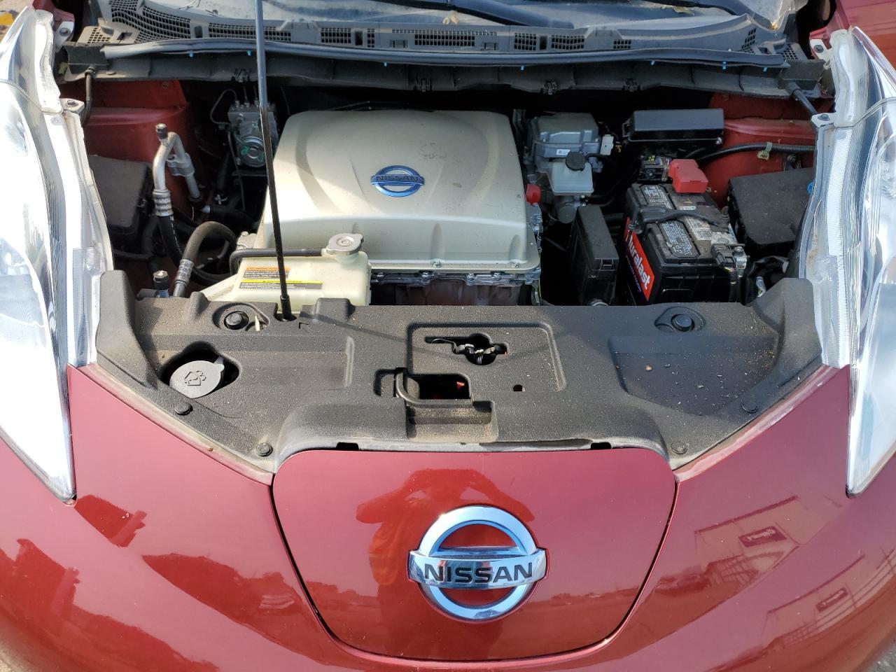 2015 NISSAN LEAF