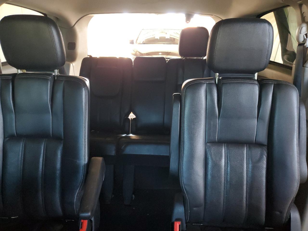 2012 CHRYSLER Town & Country