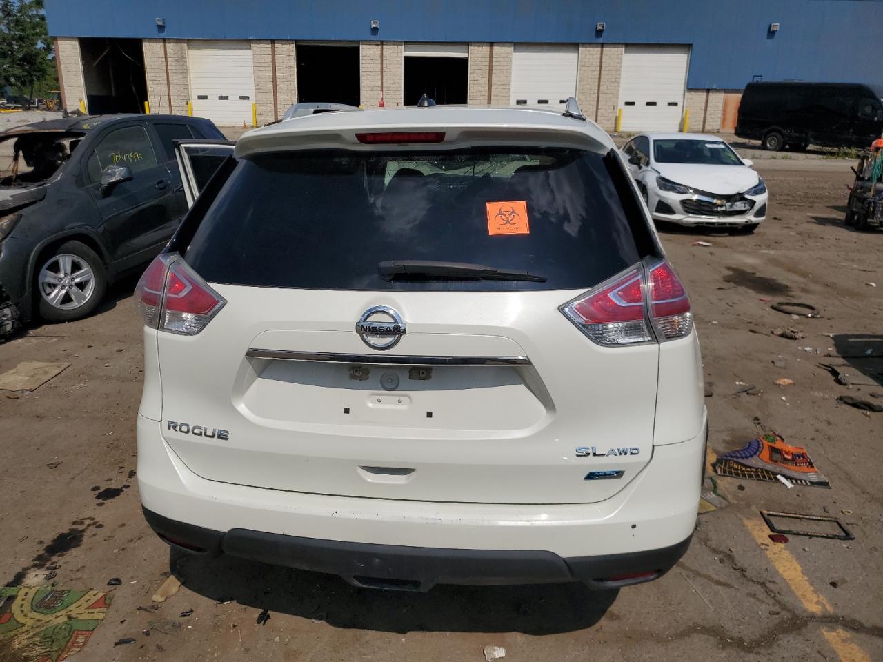 2015 NISSAN ROGUE