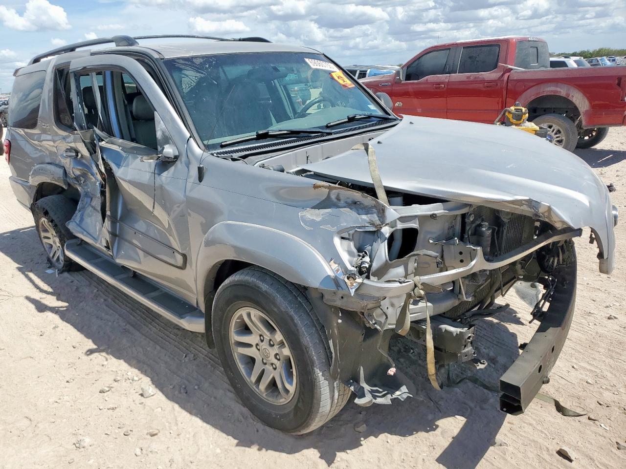 2004 TOYOTA Sequoia