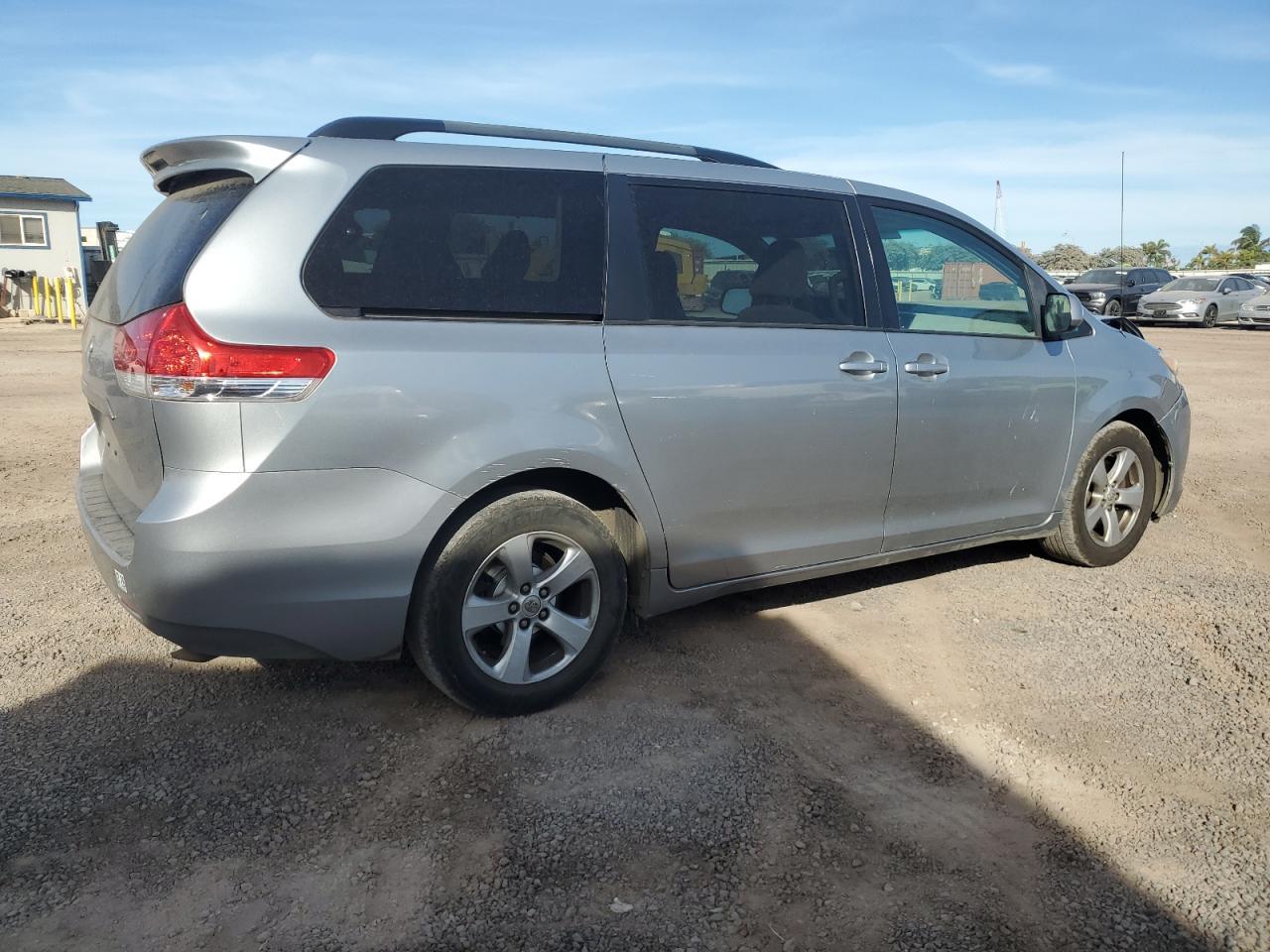 2014 TOYOTA SIENNA