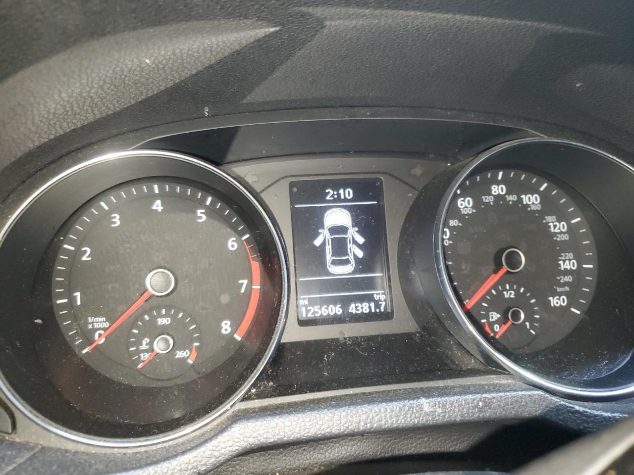 2016 VOLKSWAGEN Passat